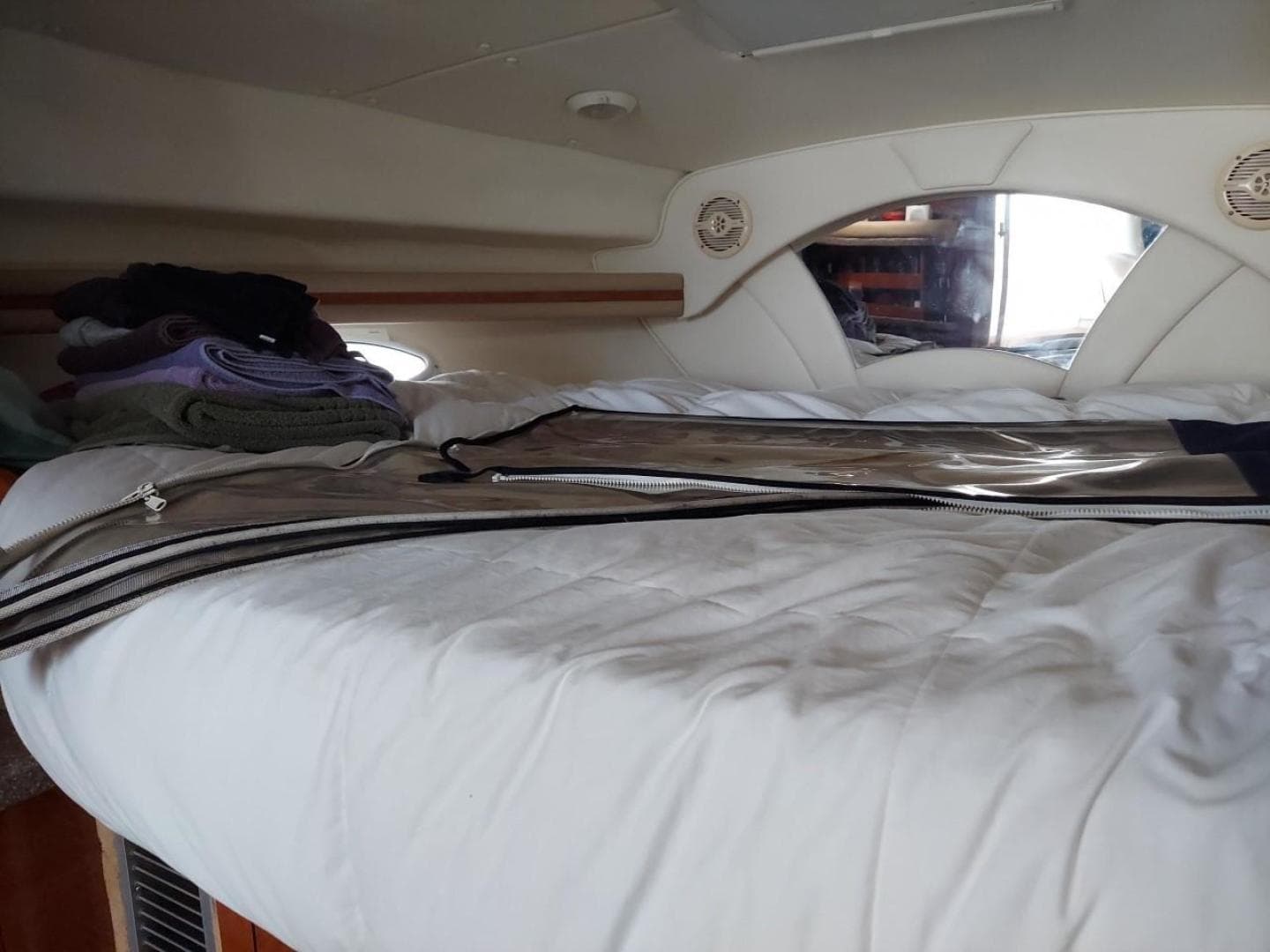 2004 Rinker 342 Fiesta Vee