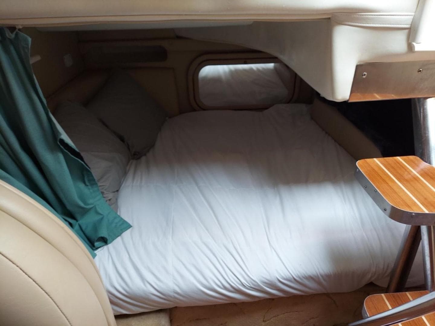 2004 Rinker 342 Fiesta Vee