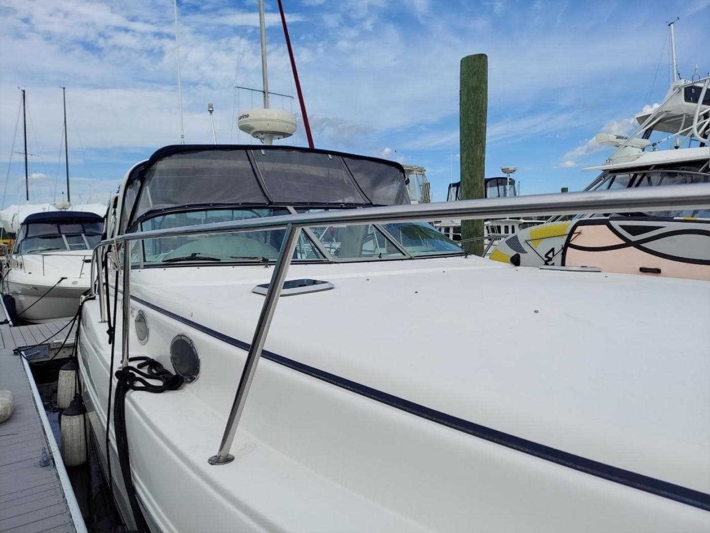 2004 Rinker 342 Fiesta Vee