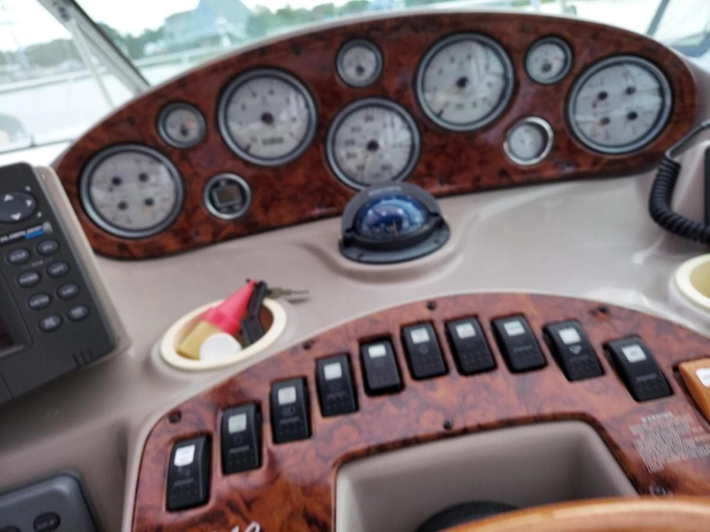 2004 Rinker 342 Fiesta Vee