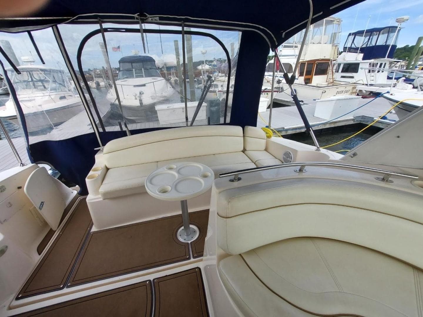 2004 Rinker 342 Fiesta Vee