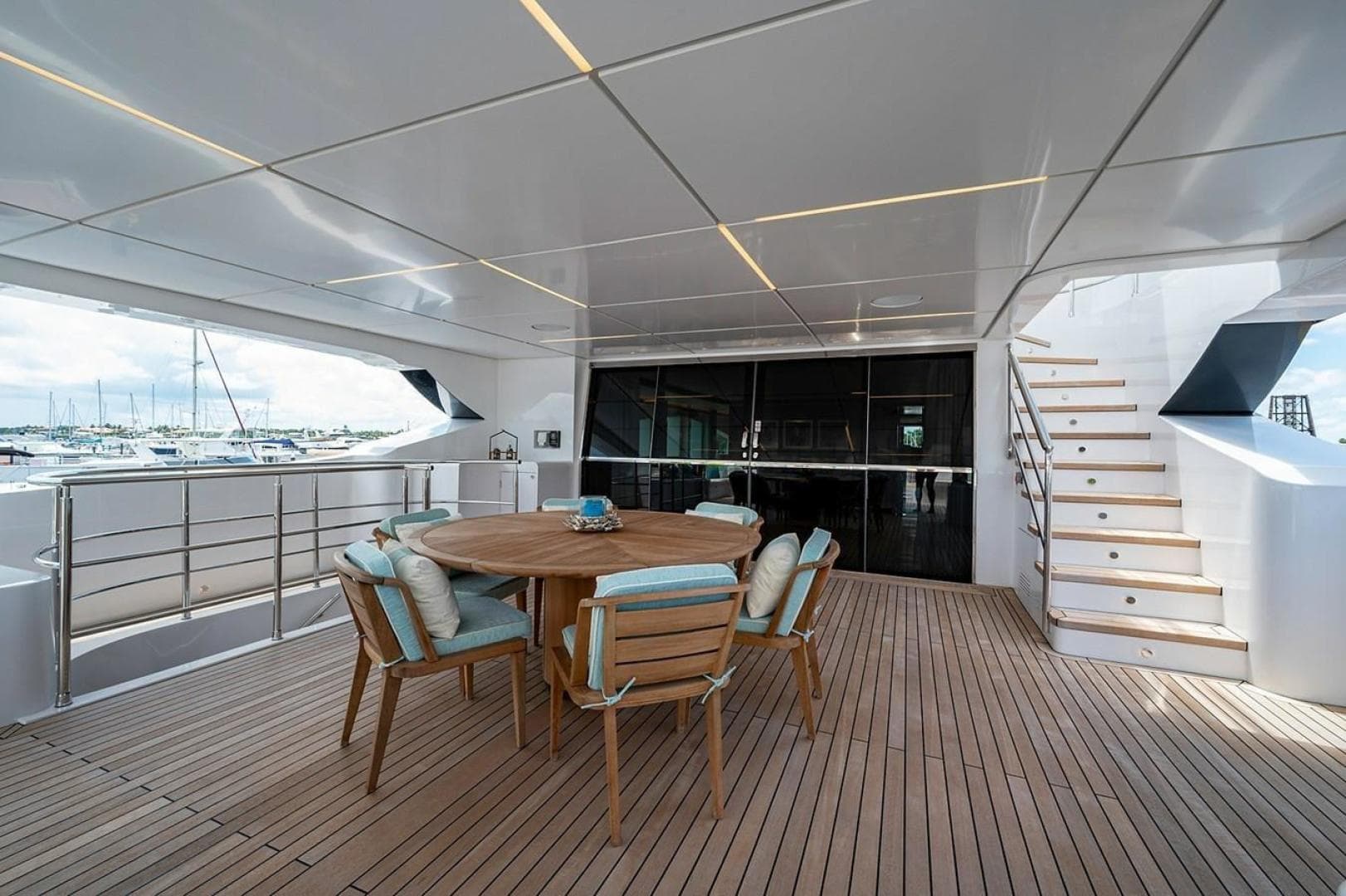 Skylounge Aft Deck