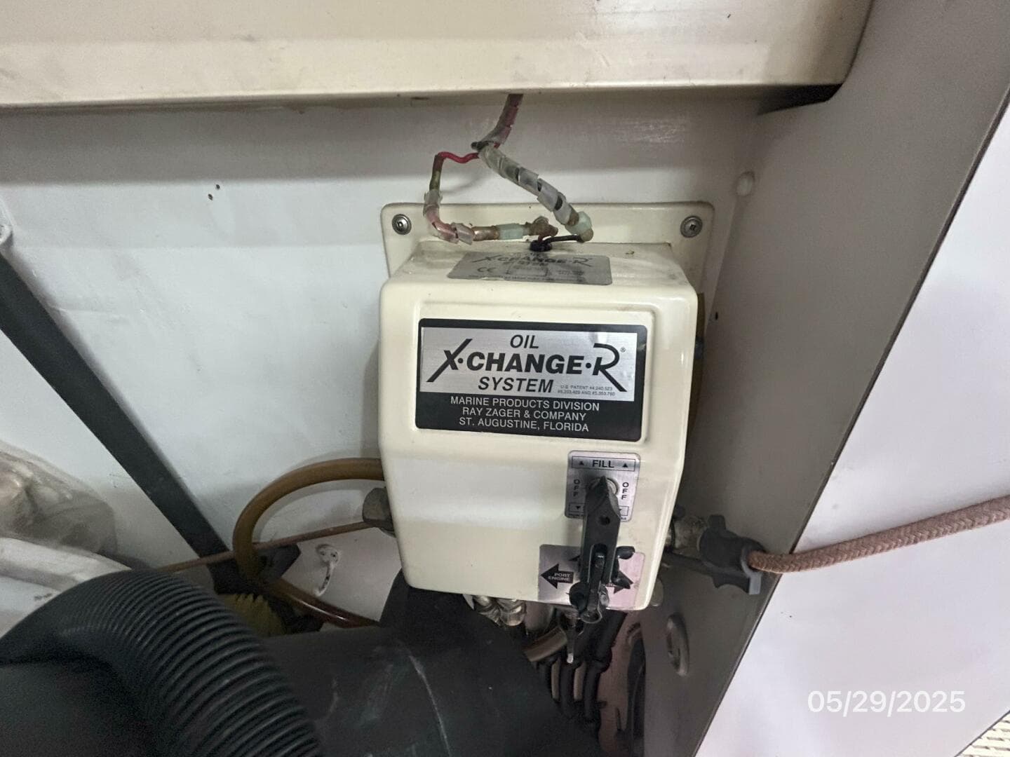 58' West Bay oil change system