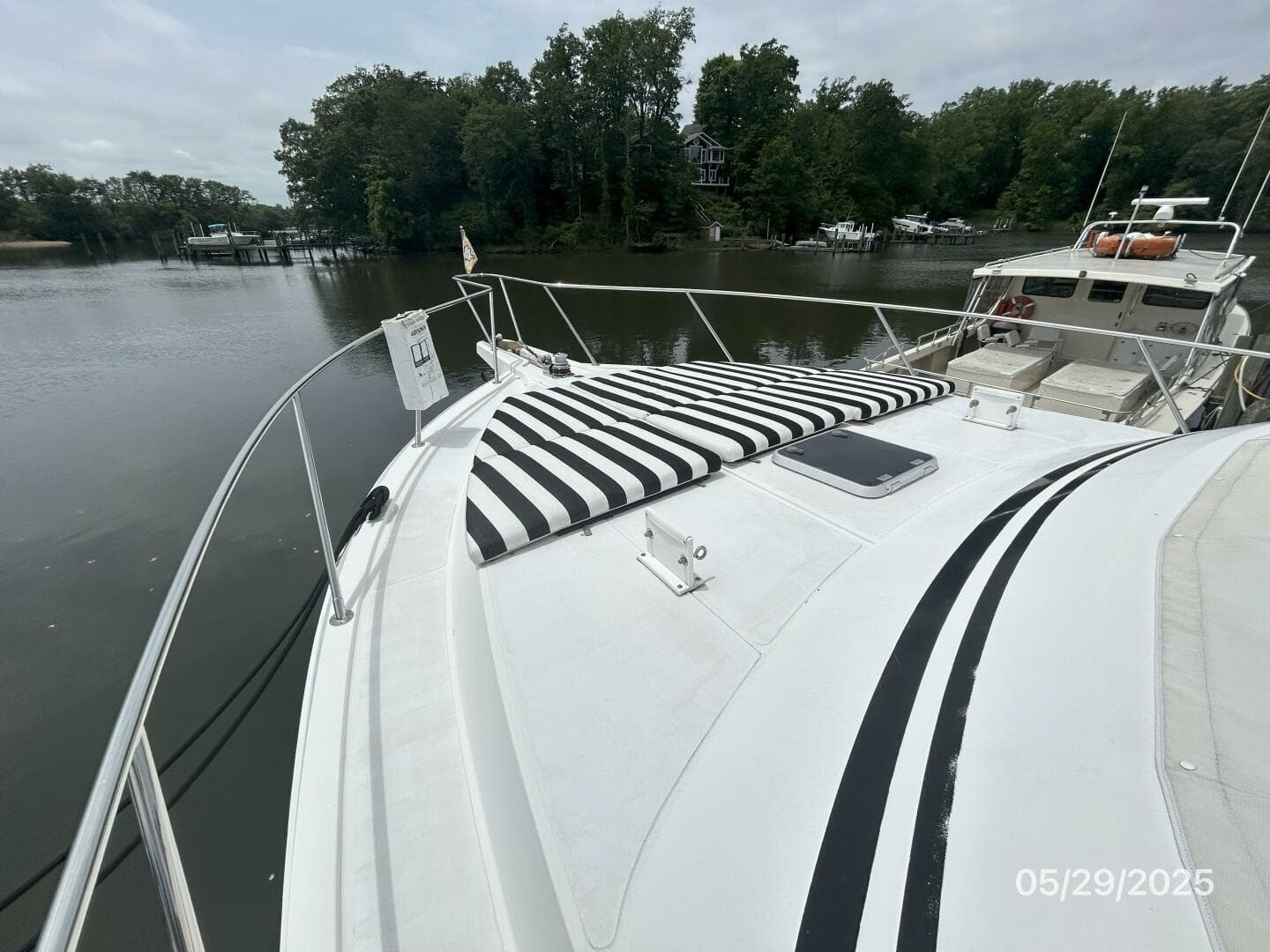 58' West Bay foredeck1