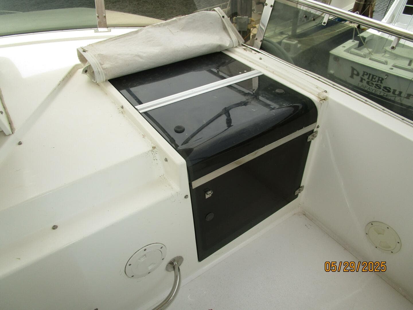 58' West Bay flybridge-pilothouse hatch