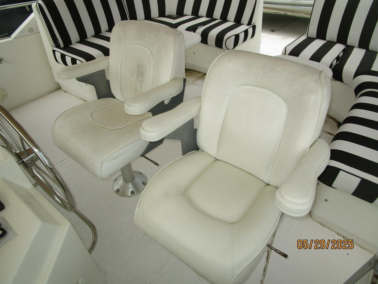 58' West Bay flybridge helmseats