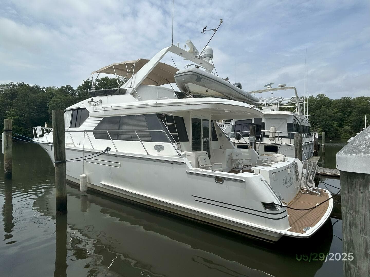 58' West Bay port aft profile