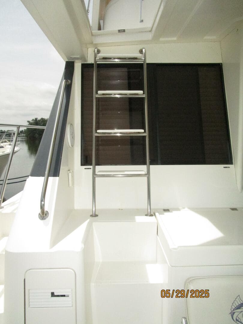 58' West Bay cockpit-flybridge ladder
