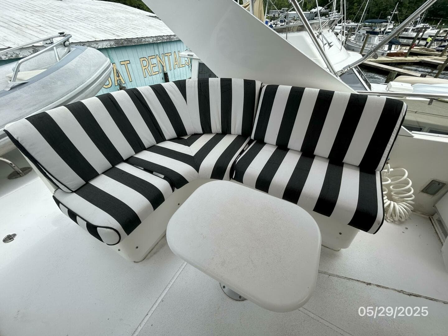 58' West Bay flybridge port seating