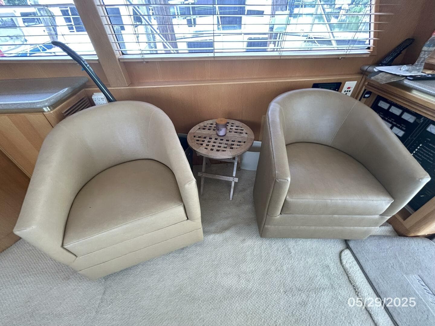 58' West Bay salon starboard seating