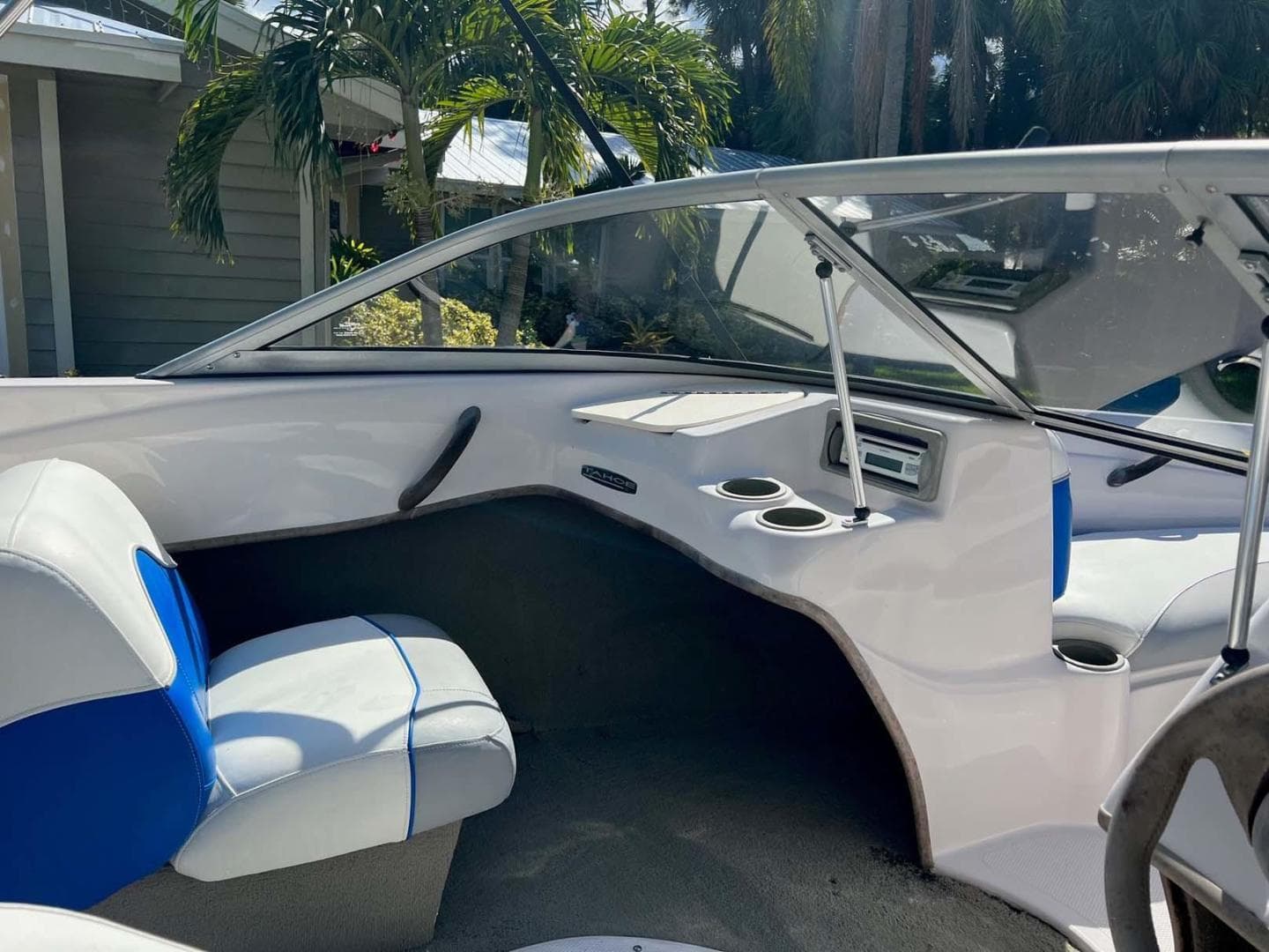 2005 Tahoe T18 Ski Boat