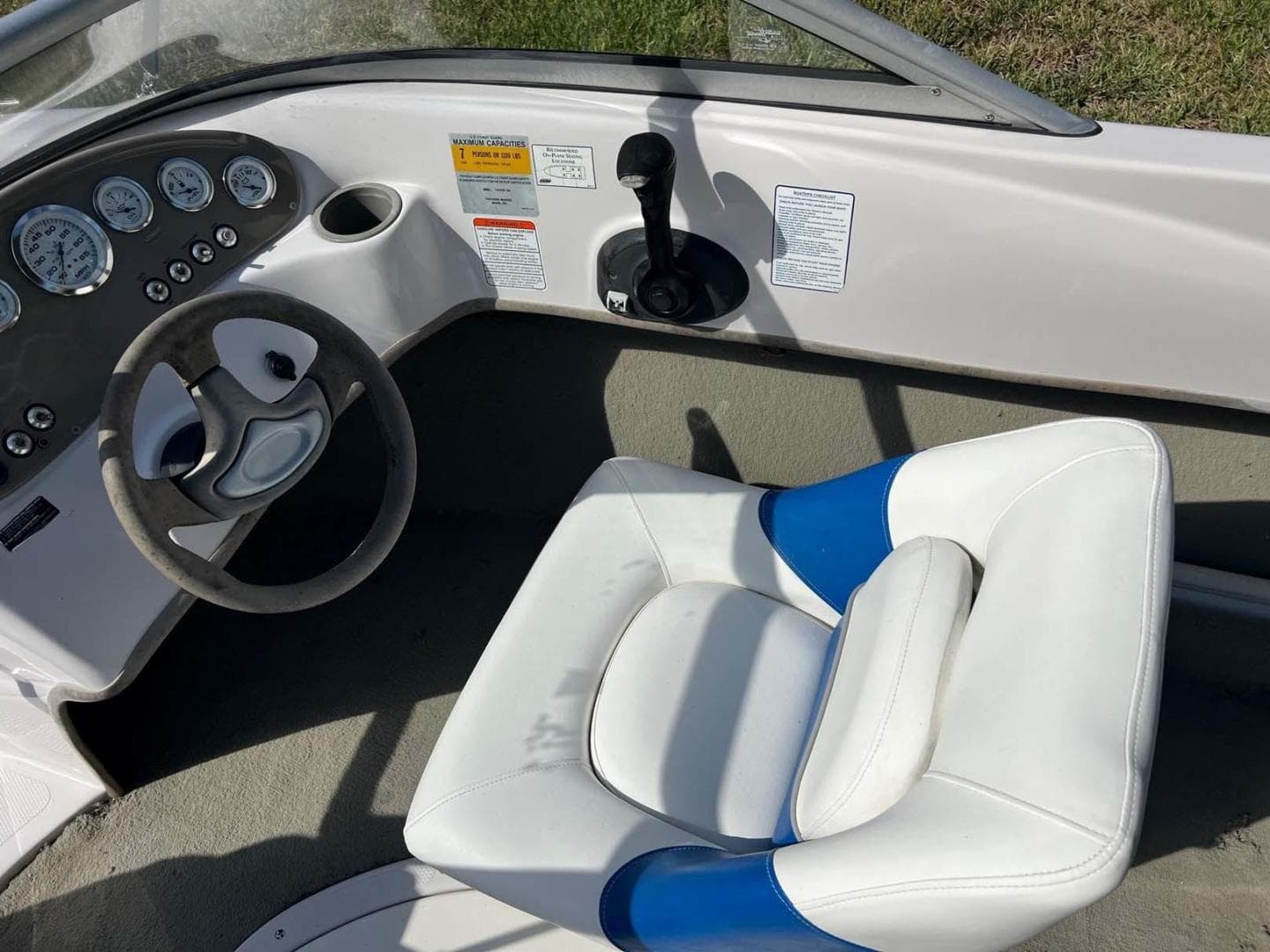 2005 Tahoe T18 Ski Boat