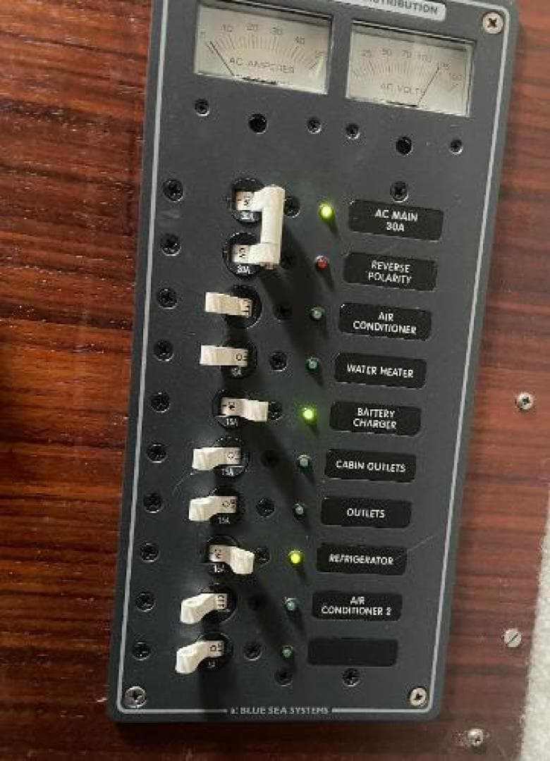 1995 Fountaine Pajot Athena 38