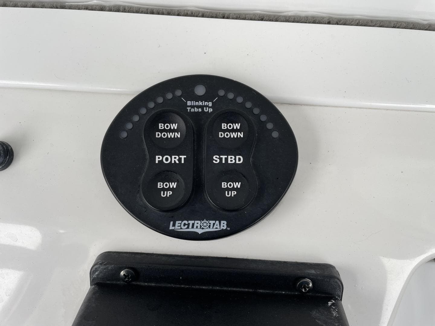 2007 Everglades 290 Pilot