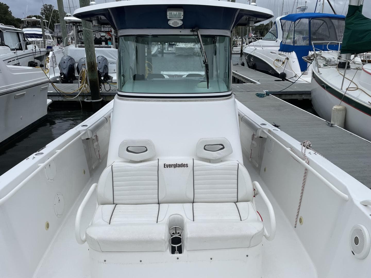 2007 Everglades 290 Pilot