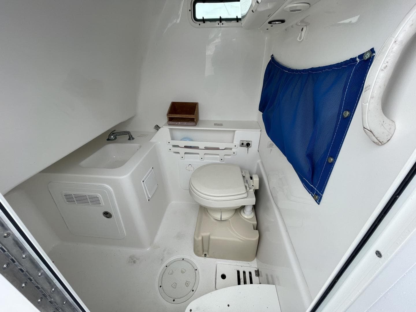 2007 Everglades 290 Pilot