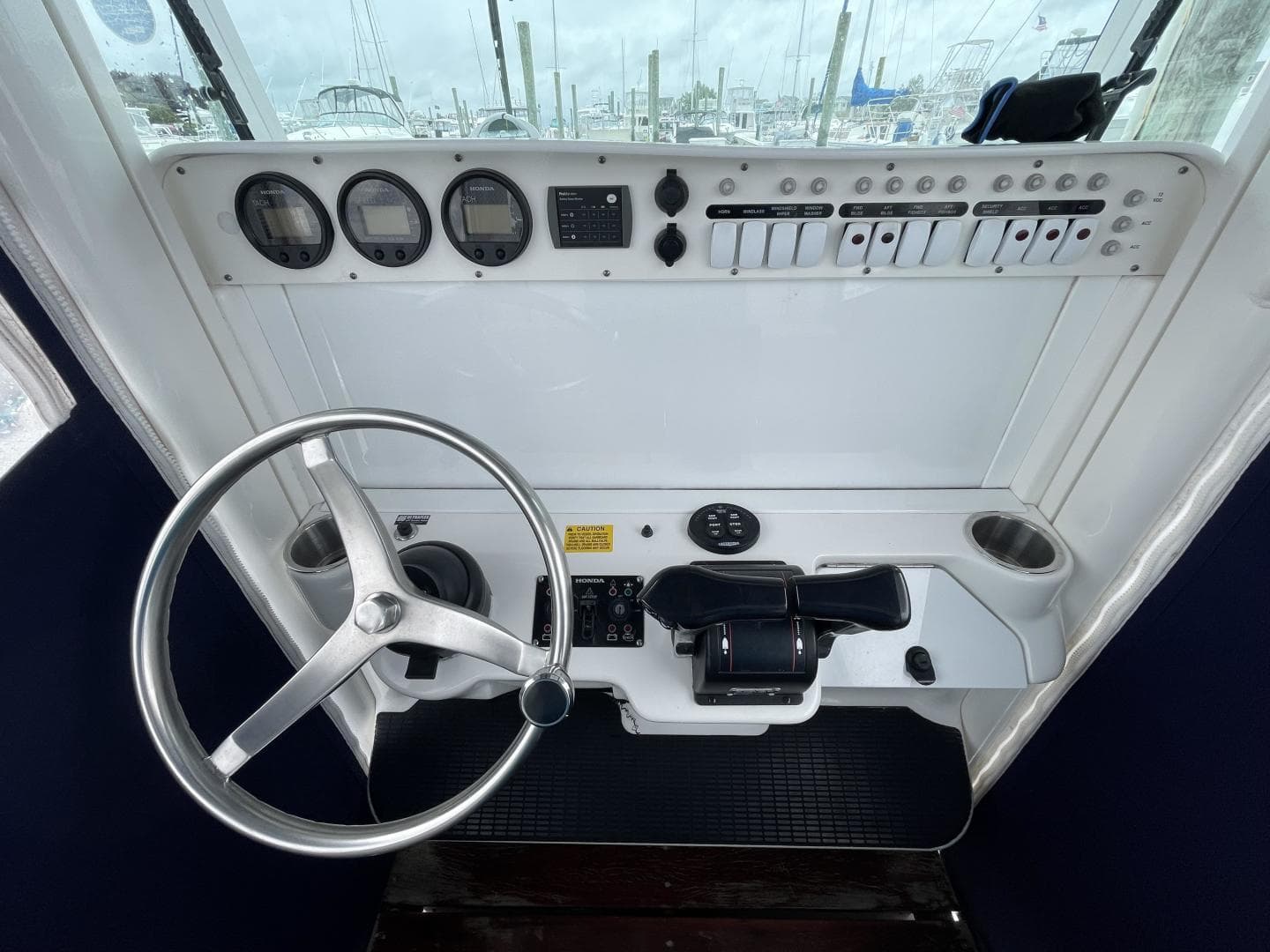 2007 Everglades 290 Pilot