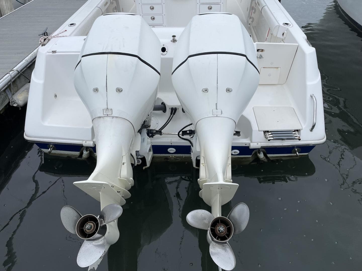 2007 Everglades 290 Pilot