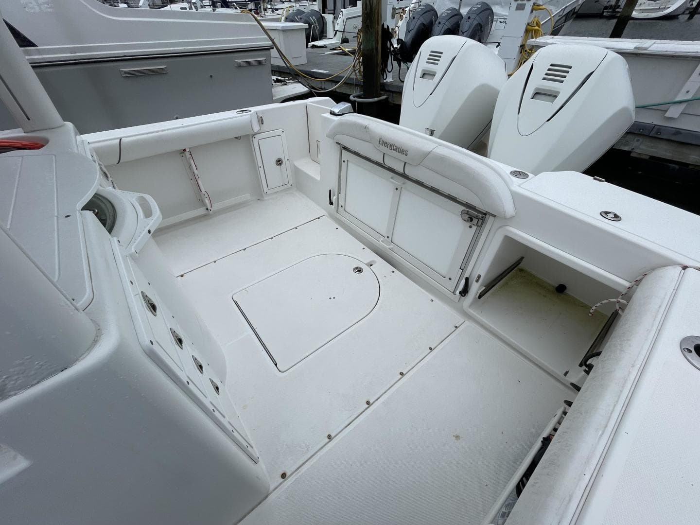 2007 Everglades 290 Pilot