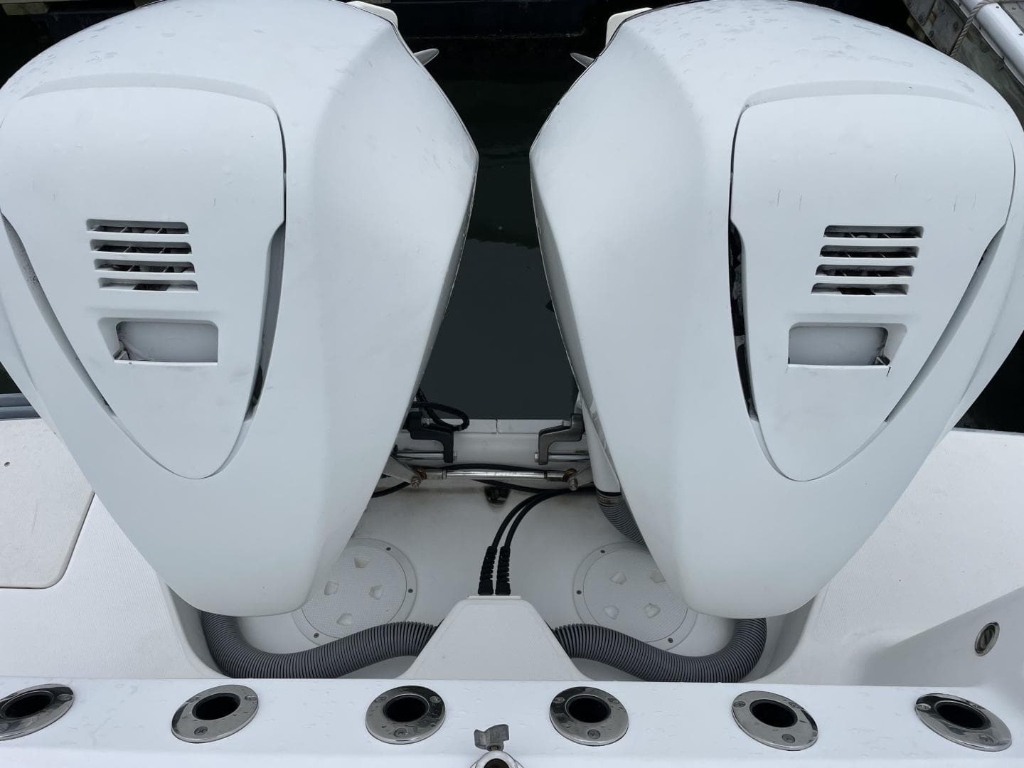 2007 Everglades 290 Pilot