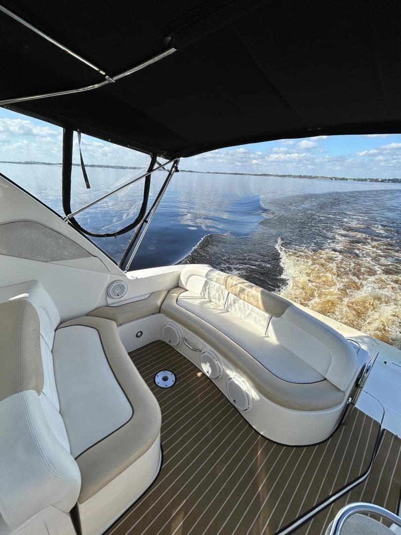 2009 Sea Ray 310 Sundancer  Andrews Place PSeating
