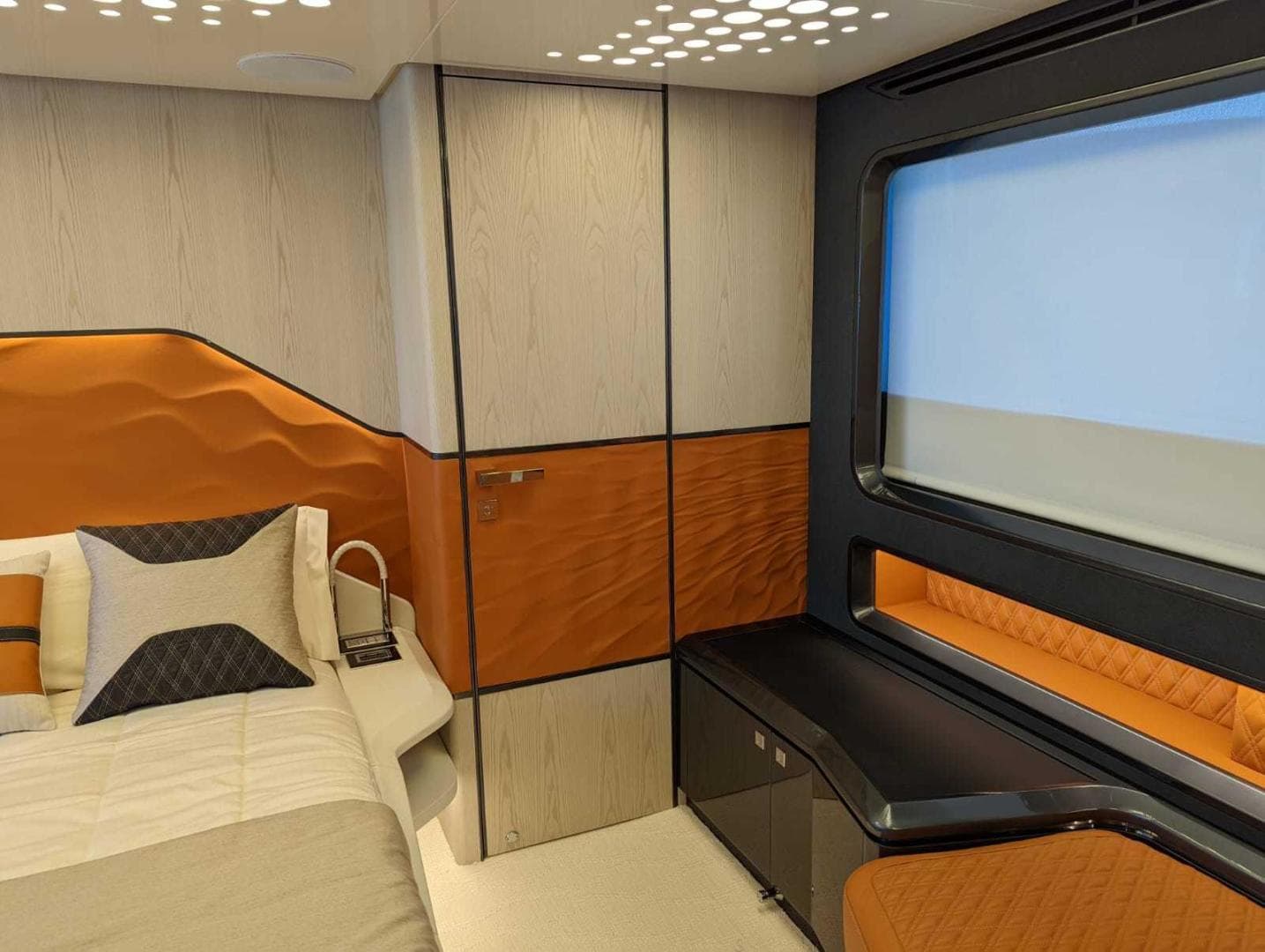 2023 Astondoa 677 Coupe