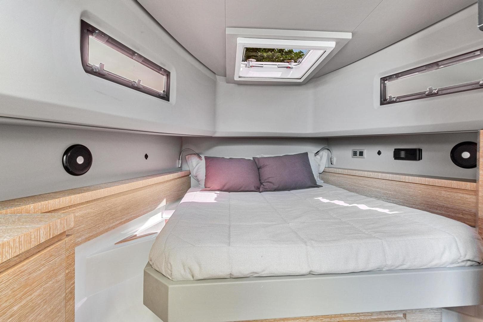 2023 Astondoa 377 Coupe Outboard