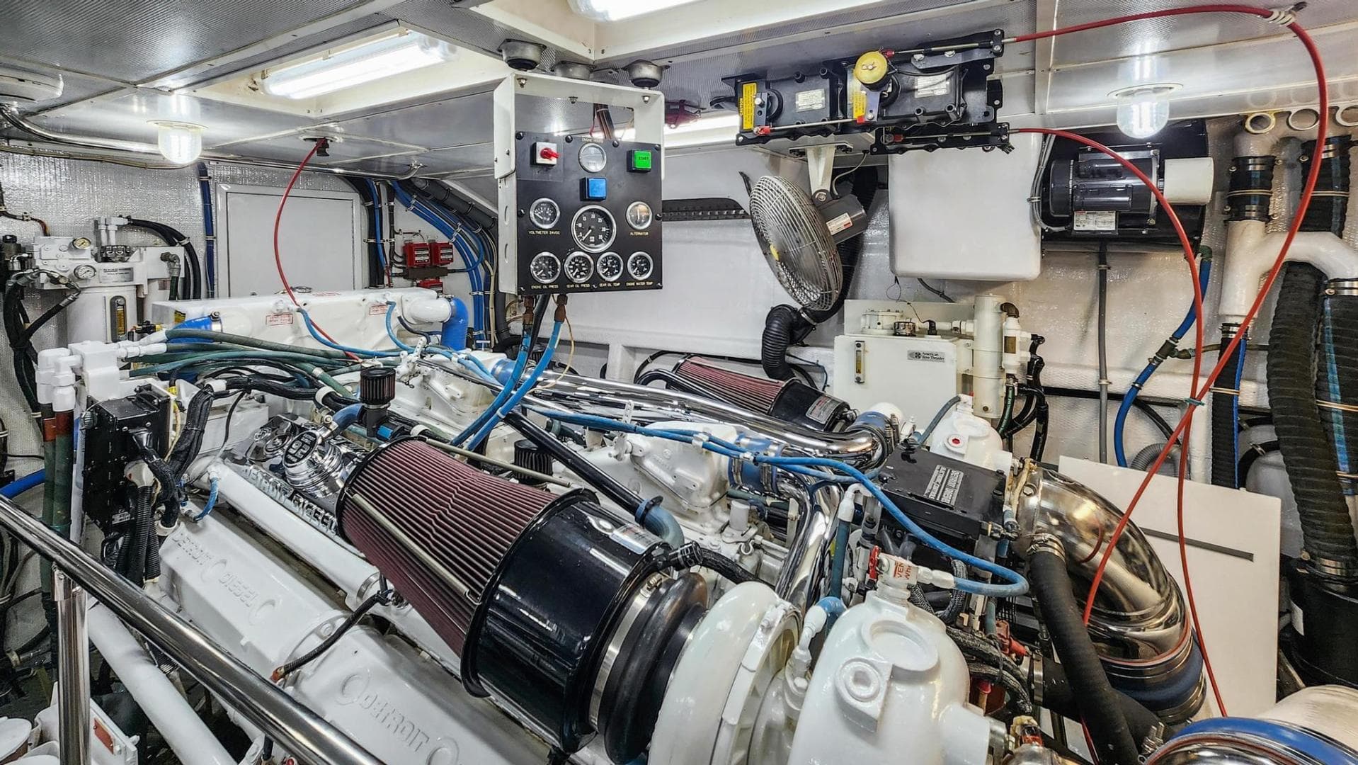 1998 Hatteras 82 Convertible