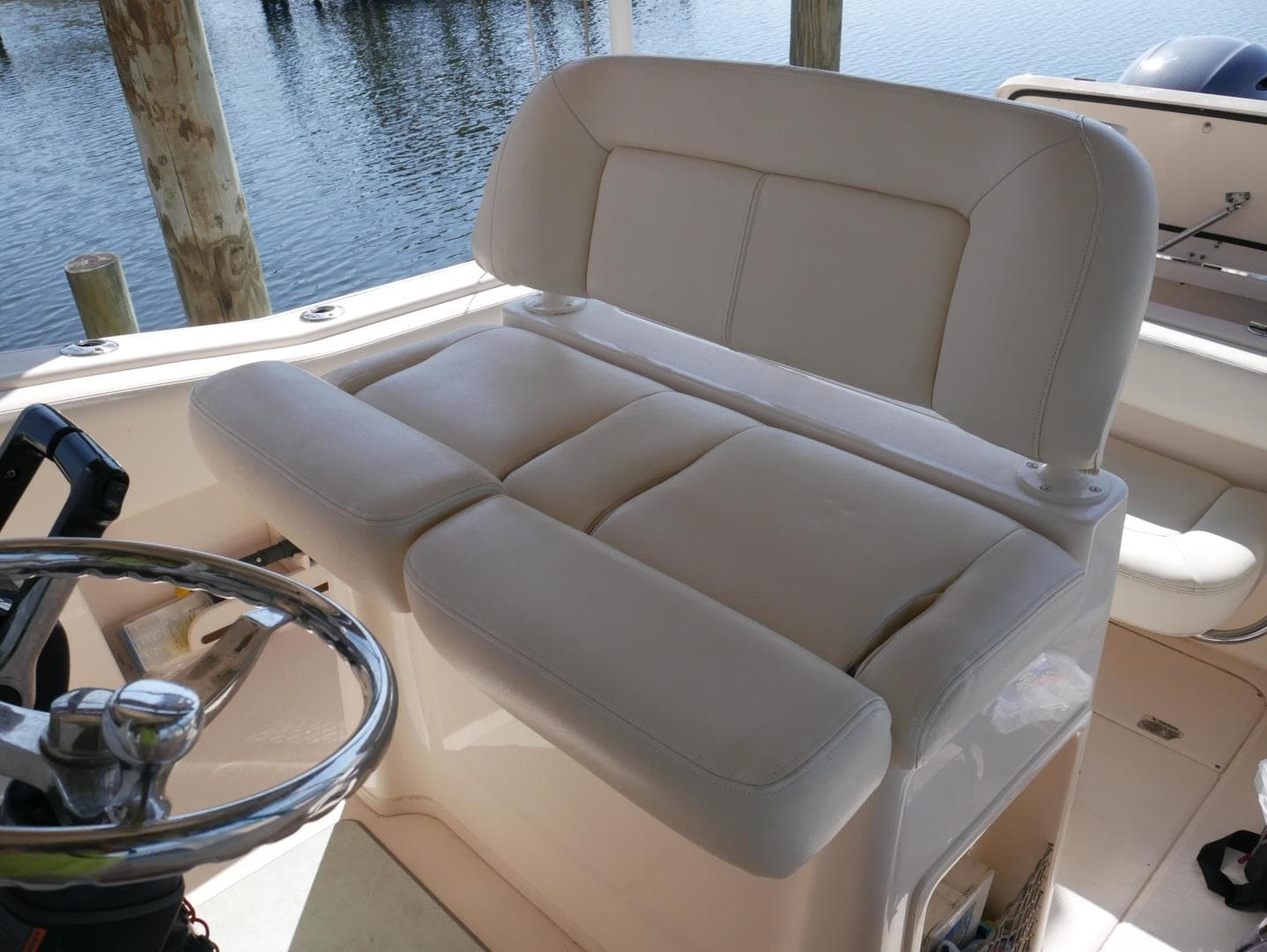 2017 Grady-White 257 Fisherman