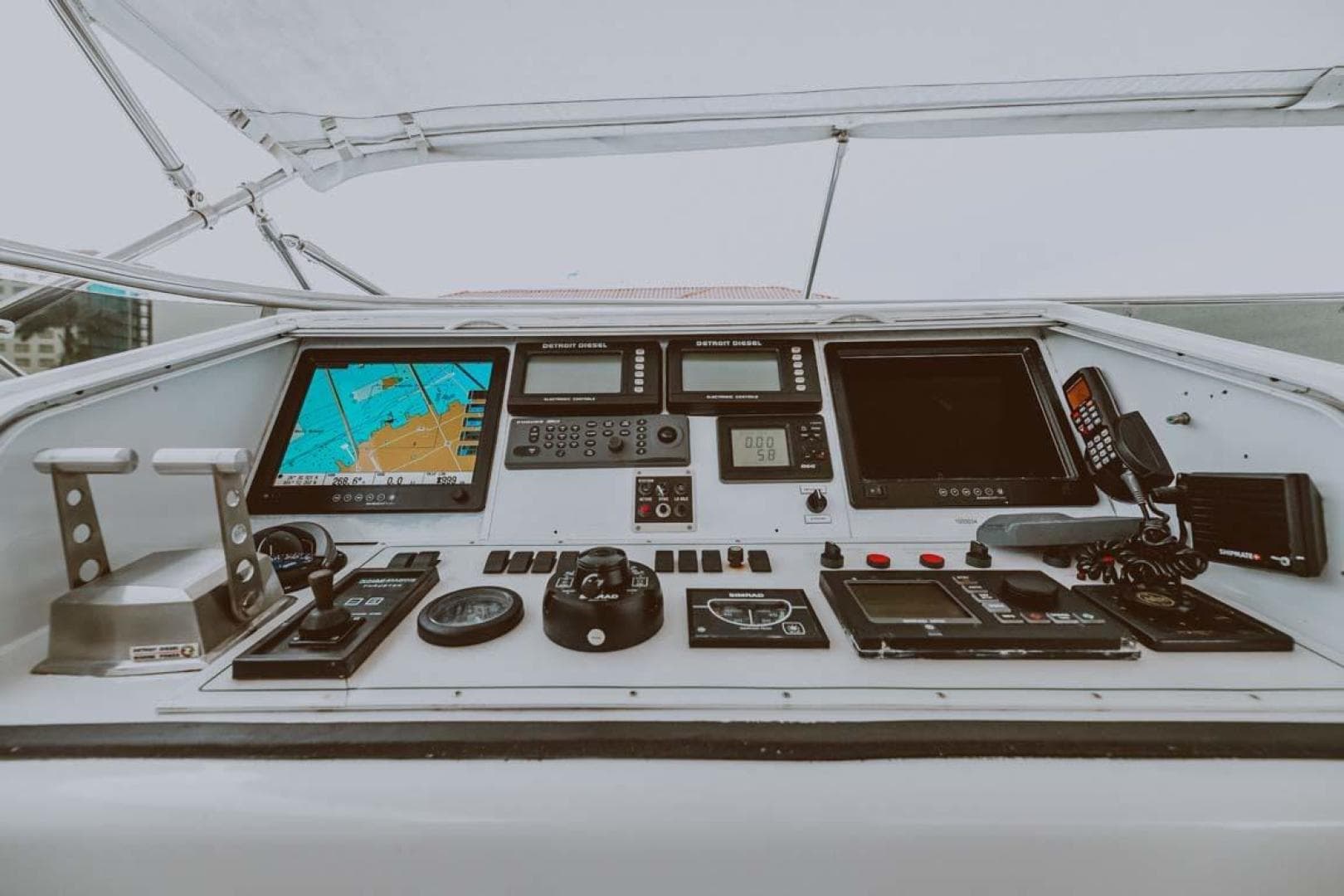 1995 Broward Raised Pilothouse