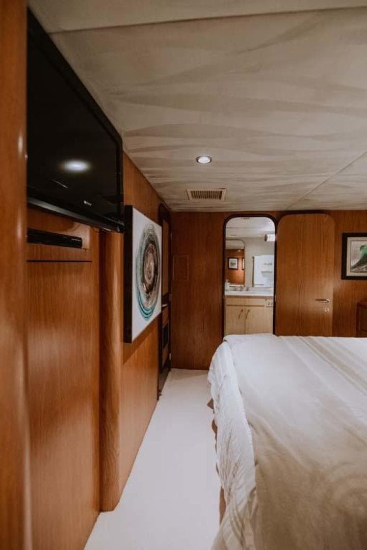 1995 Broward Raised Pilothouse