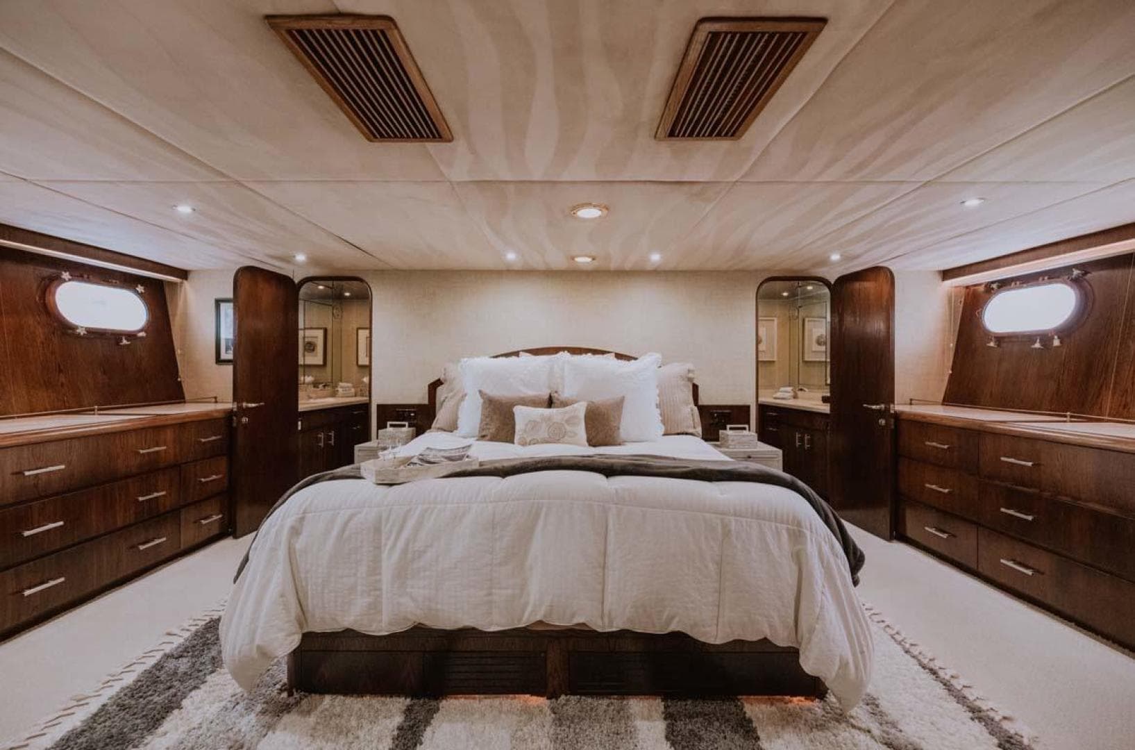 1995 Broward Raised Pilothouse