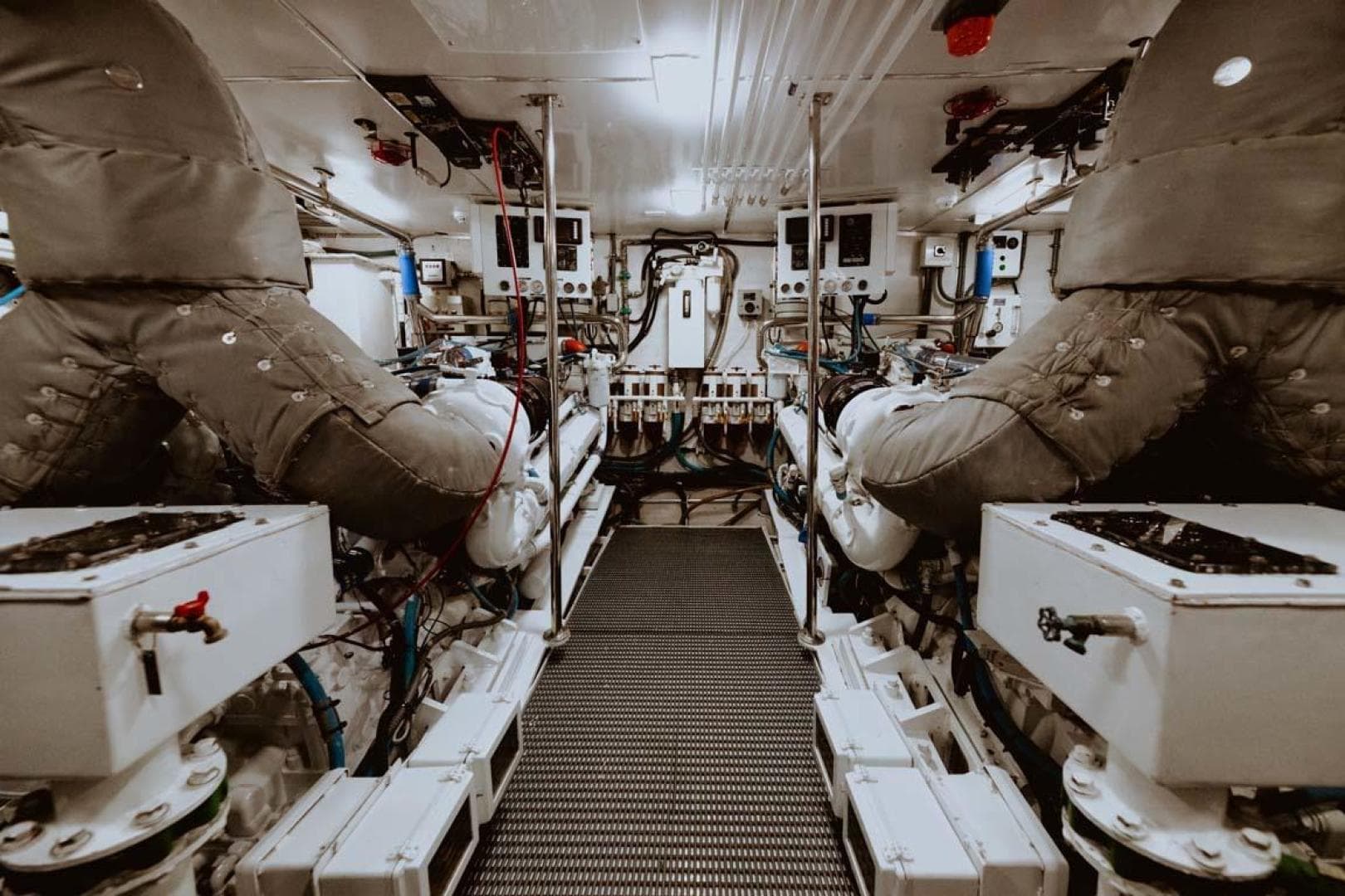 1995 Broward Raised Pilothouse