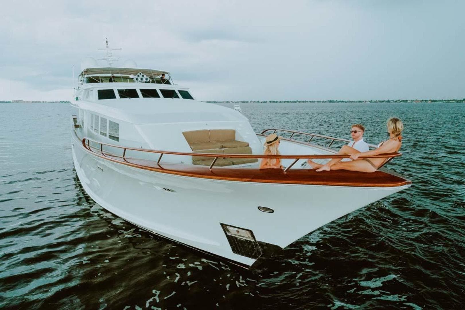 1995 Broward Raised Pilothouse