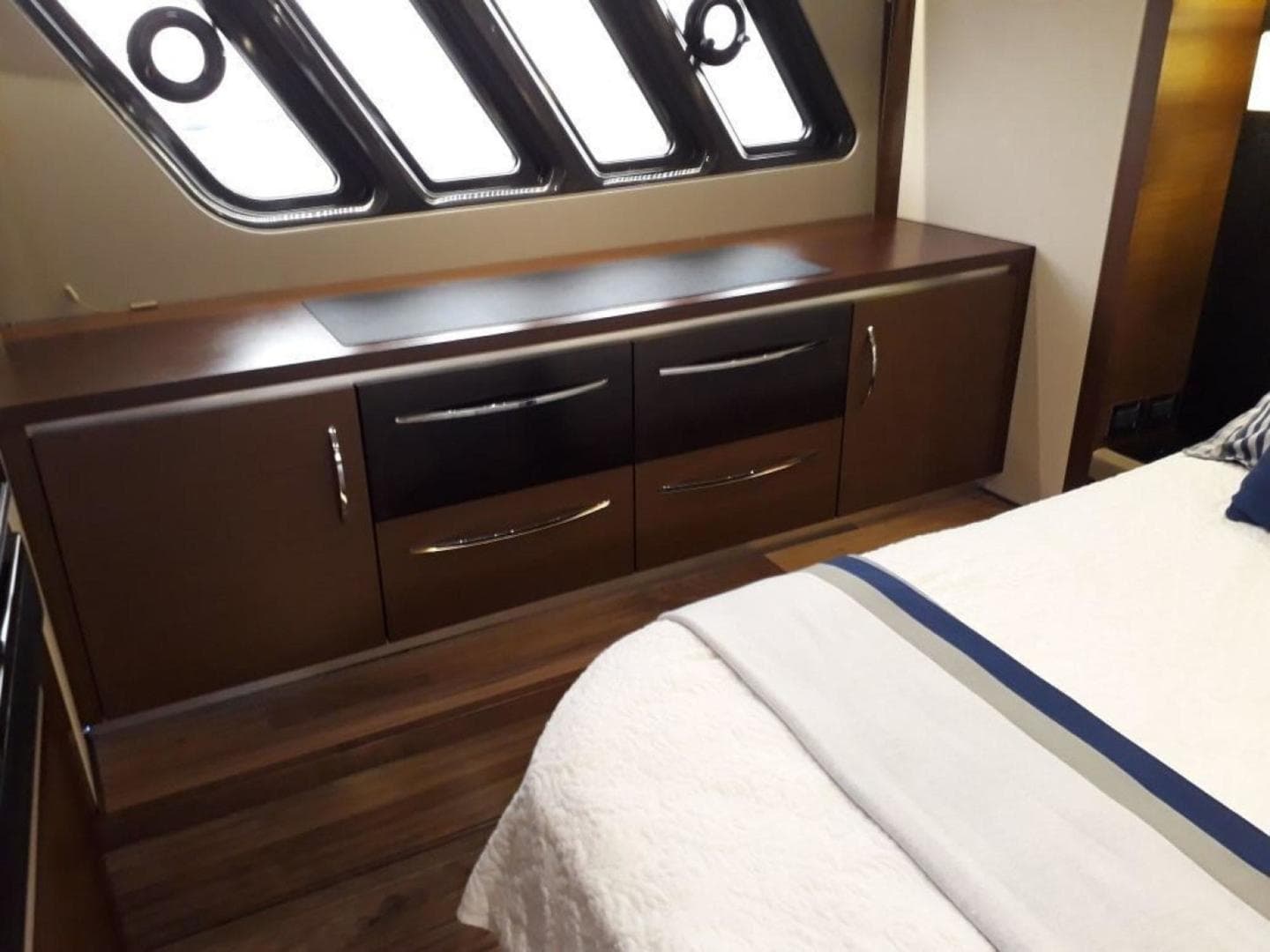 2016 Sea Ray L650 Fly