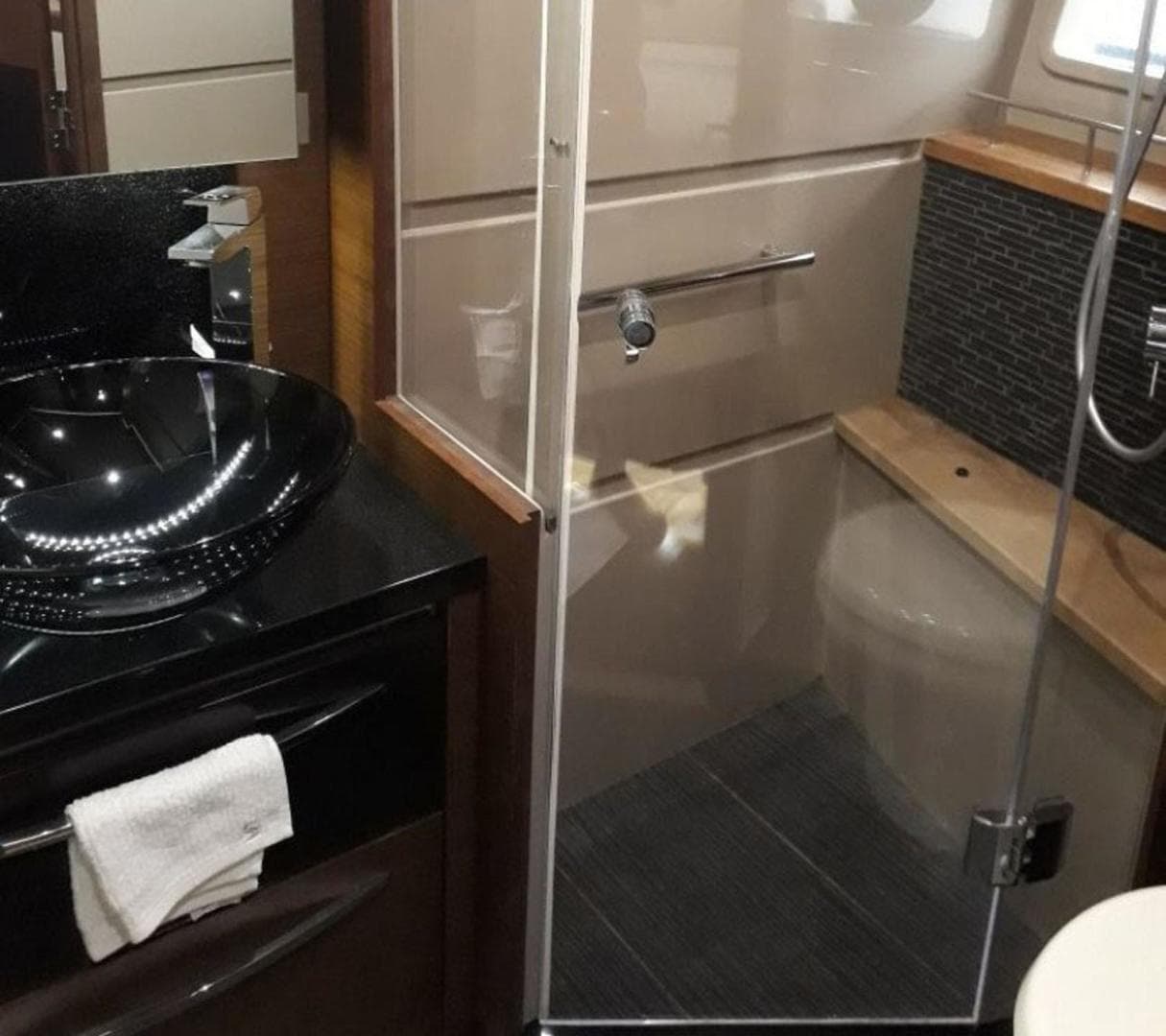 2016 Sea Ray L650 Fly