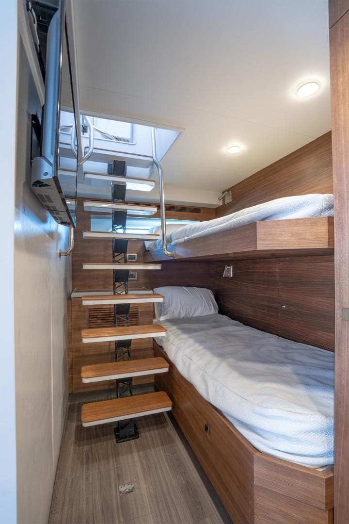 2023 CL Yachts CLB72