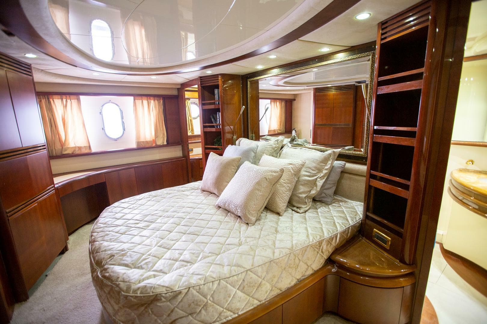 2003 Azimut 74 Solar