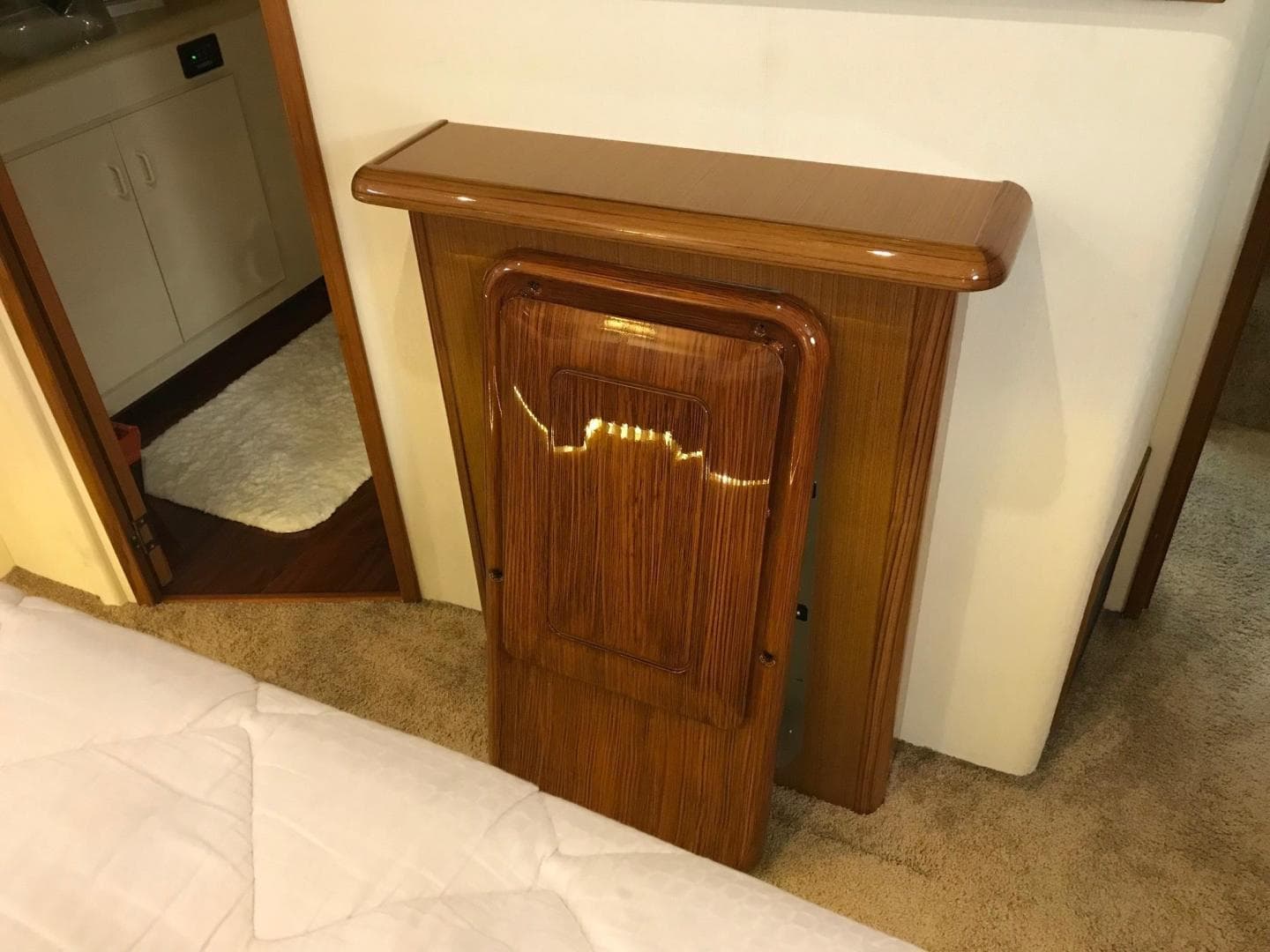 1998 Viking 54 Sport Yacht