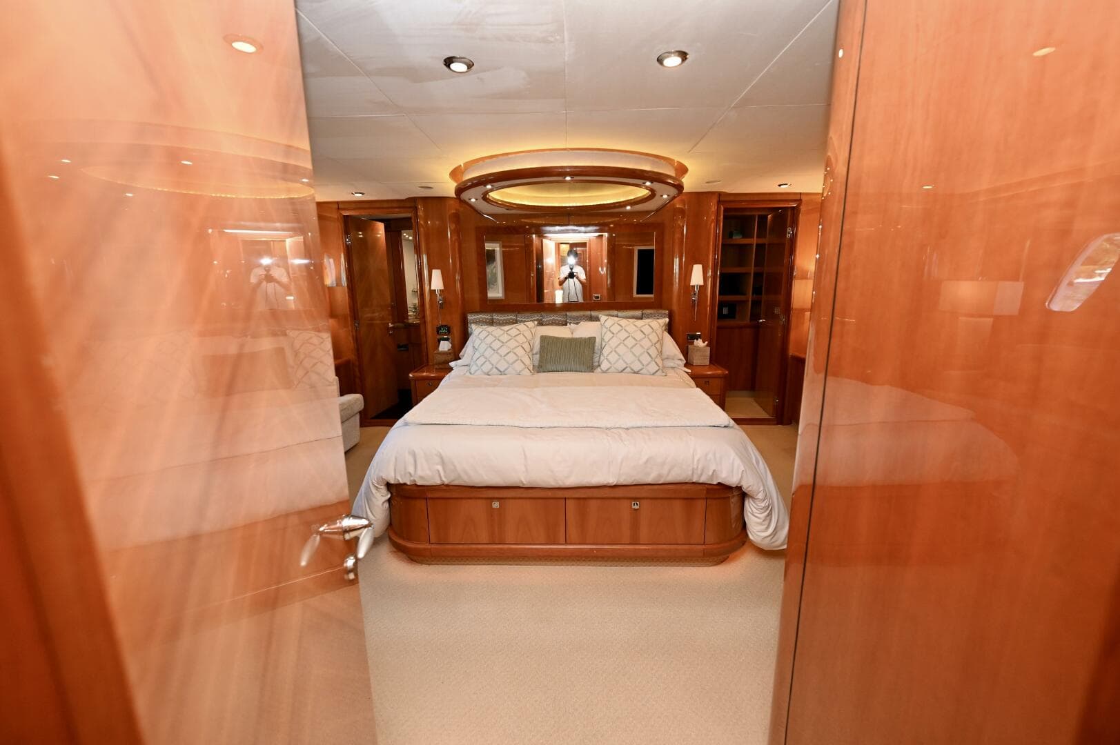 2005 Sunseeker Yacht