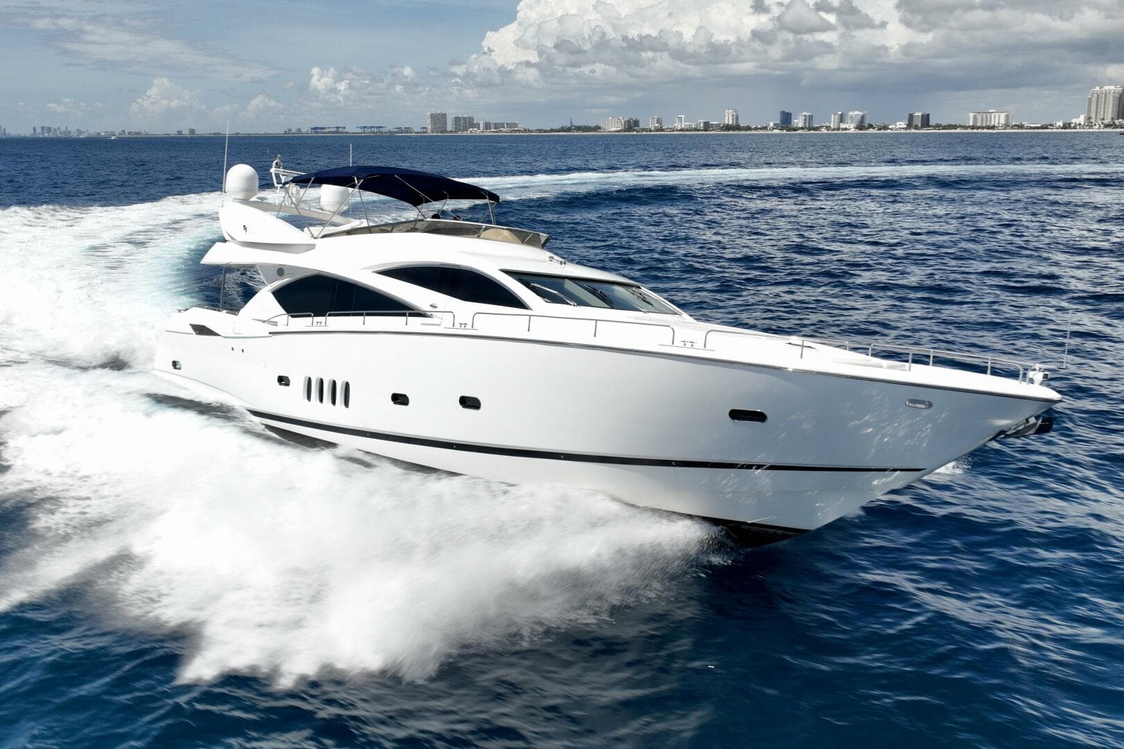 2005 Sunseeker Yacht