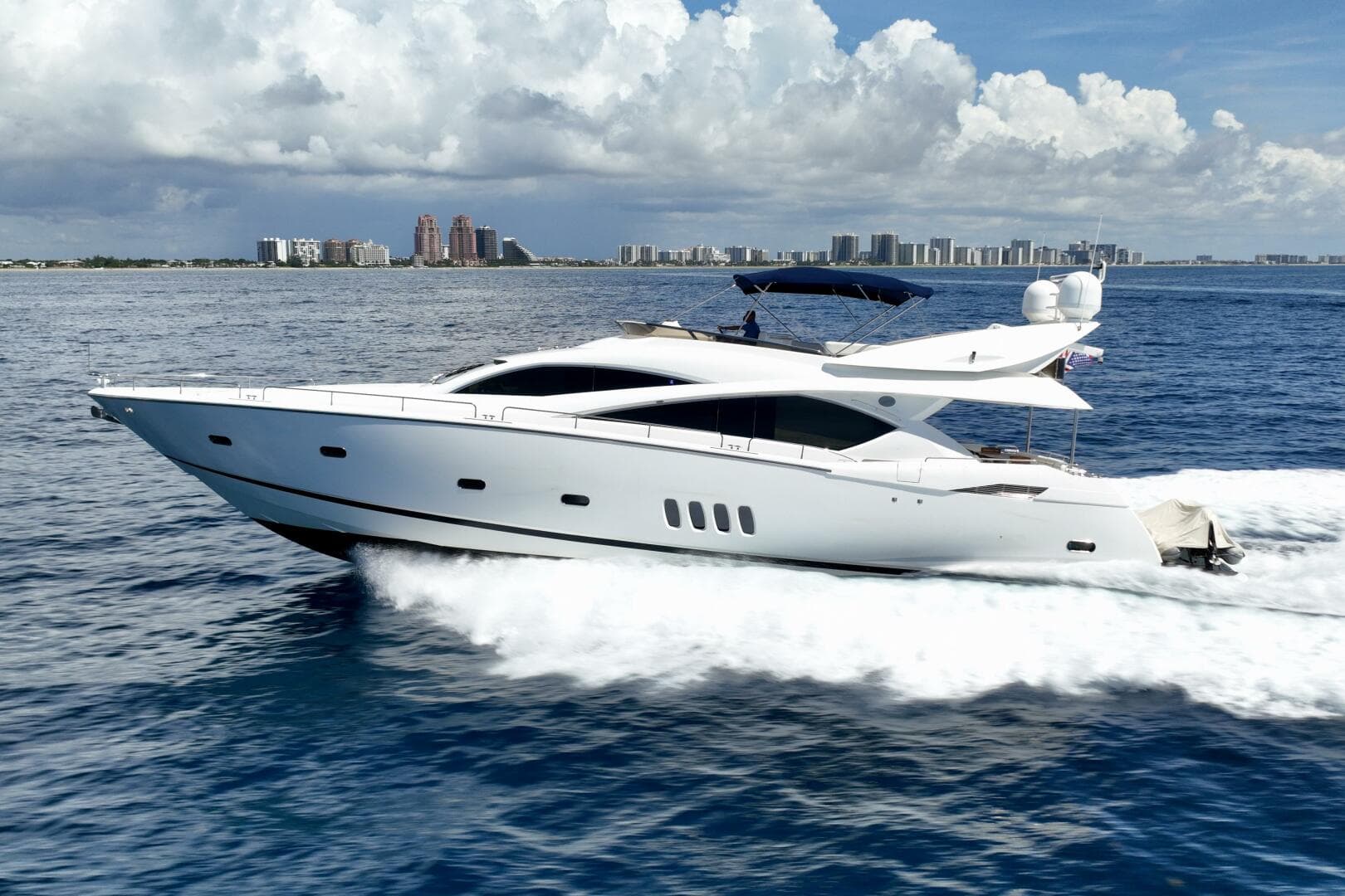 2005 Sunseeker Yacht