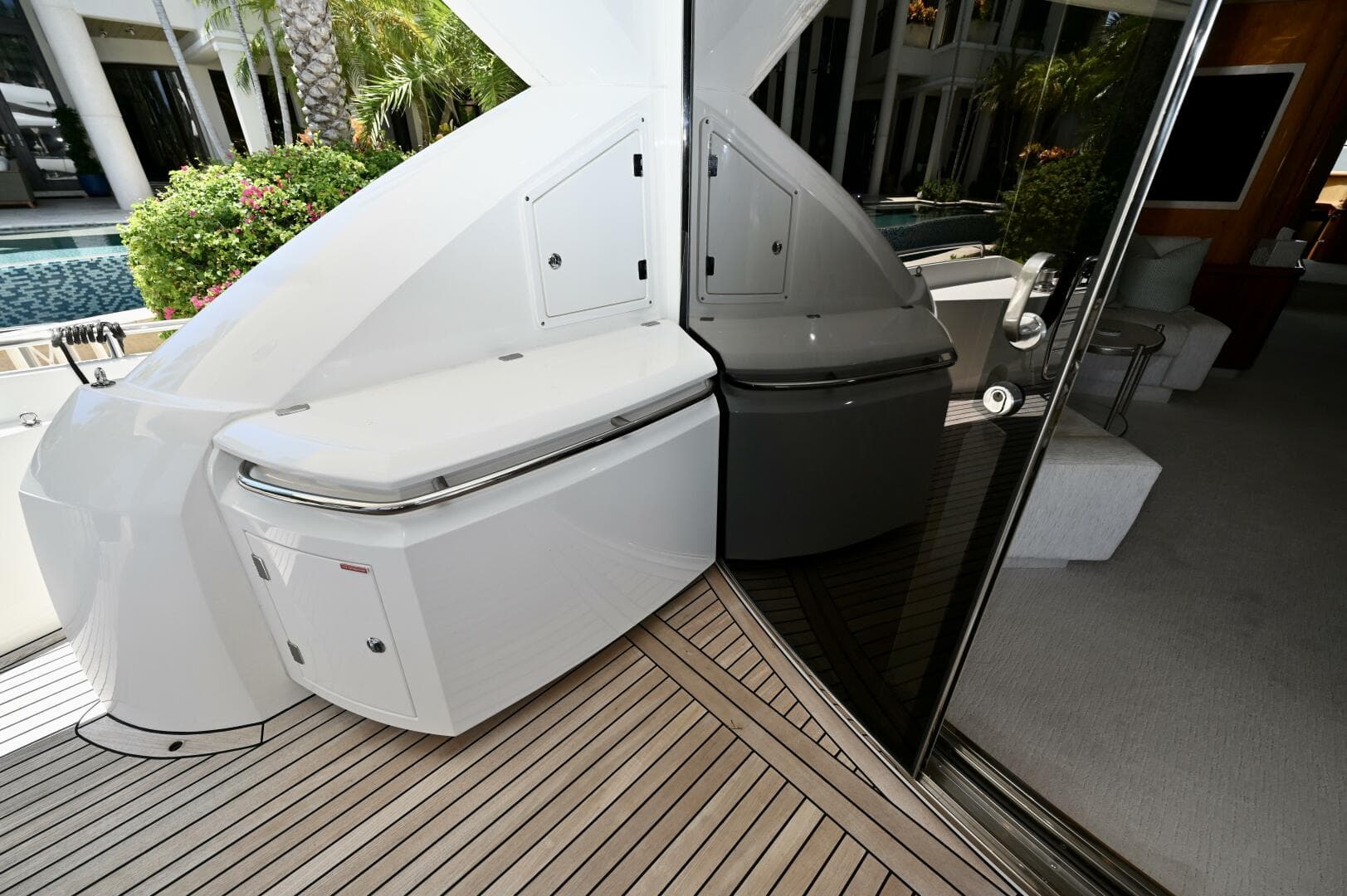 2005 Sunseeker Yacht