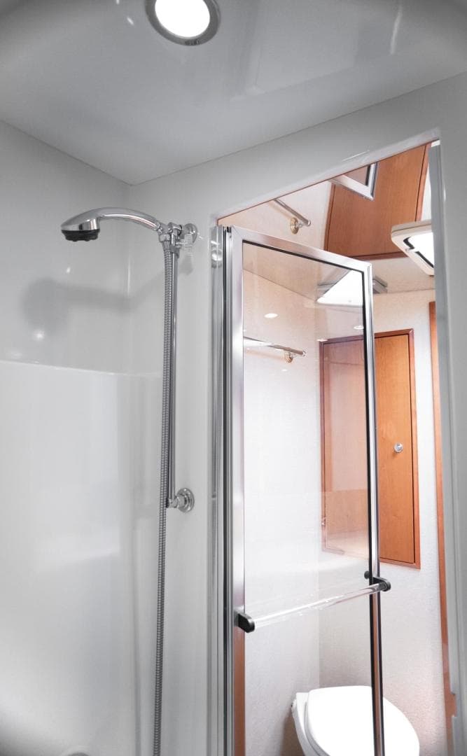 2005 Hatteras 60 Convertible