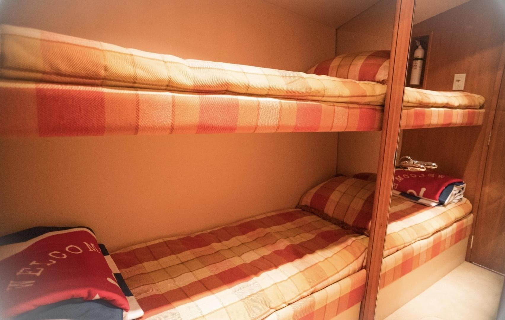 2005 Hatteras 60 Convertible