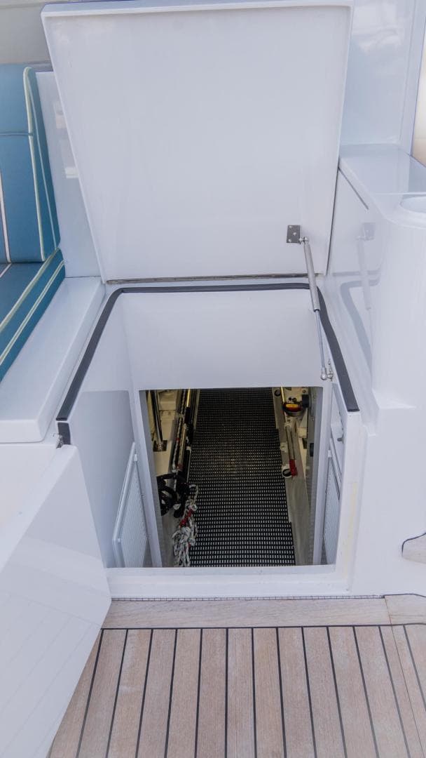 2005 Hatteras 60 Convertible