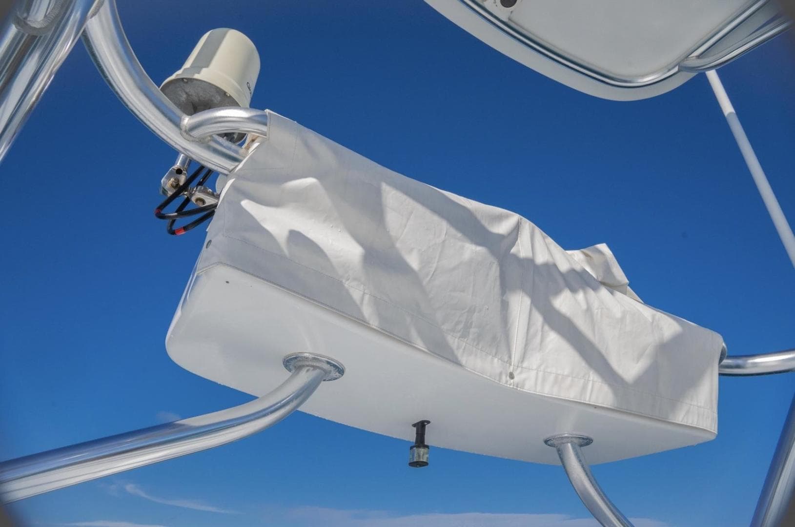 2005 Hatteras 60 Convertible