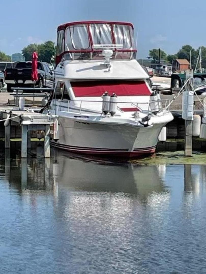 1989 Sea Ray 300 Sedan Bridge
