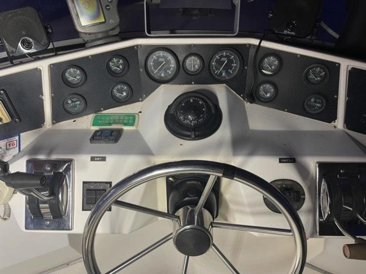 1989 Sea Ray 300 Sedan Bridge