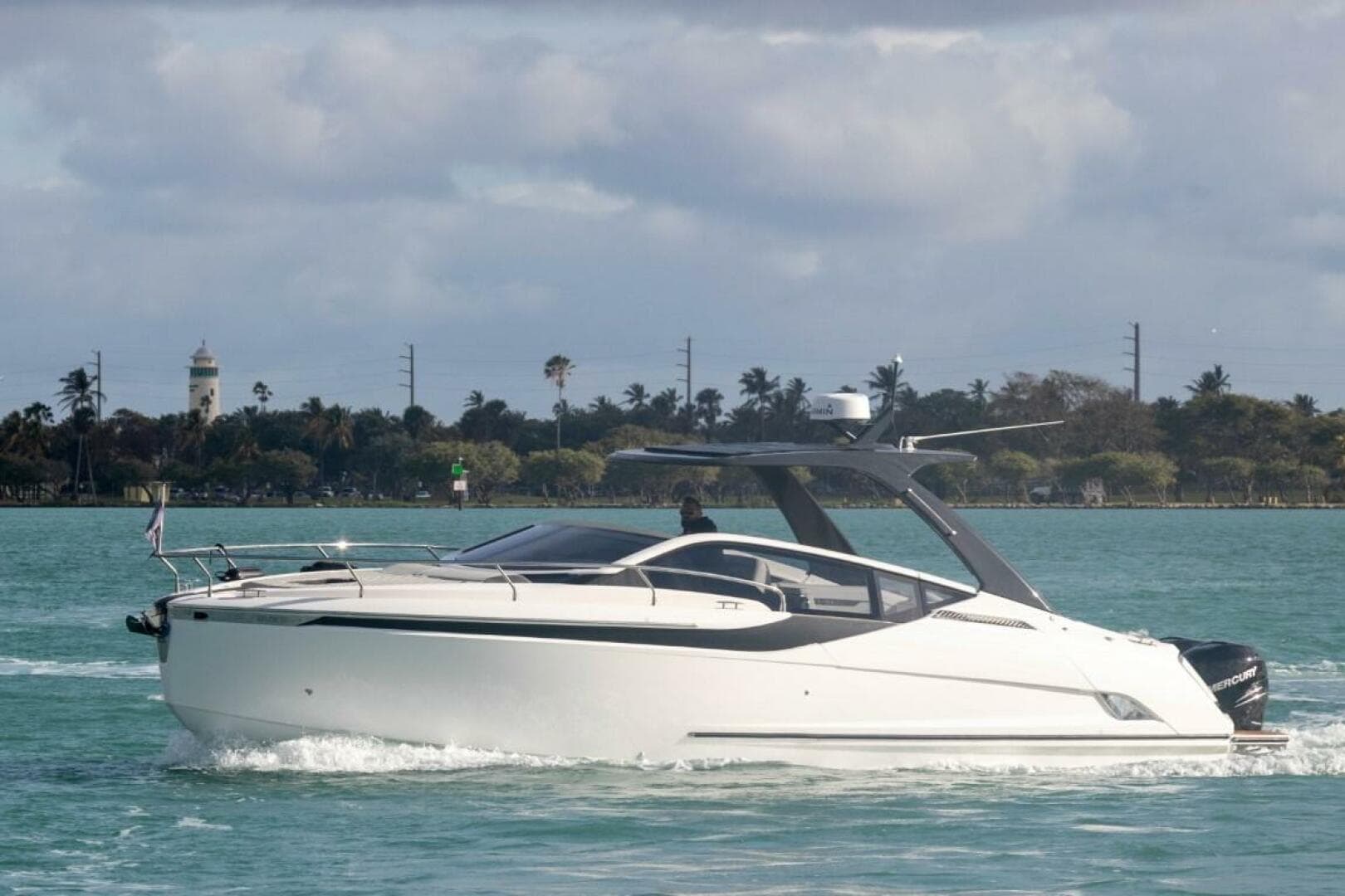 2023 Fairline F//Line 33 Outboard